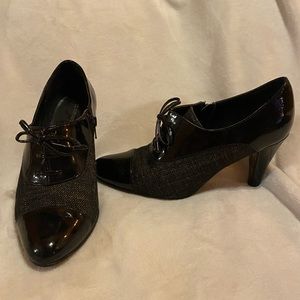 Naturalizer Oxford heeled booties